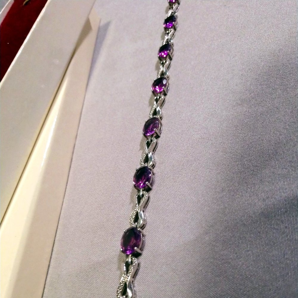 Gorgeous 9x7 deep purple amethyst & silver infinity links 7.75" bracelet